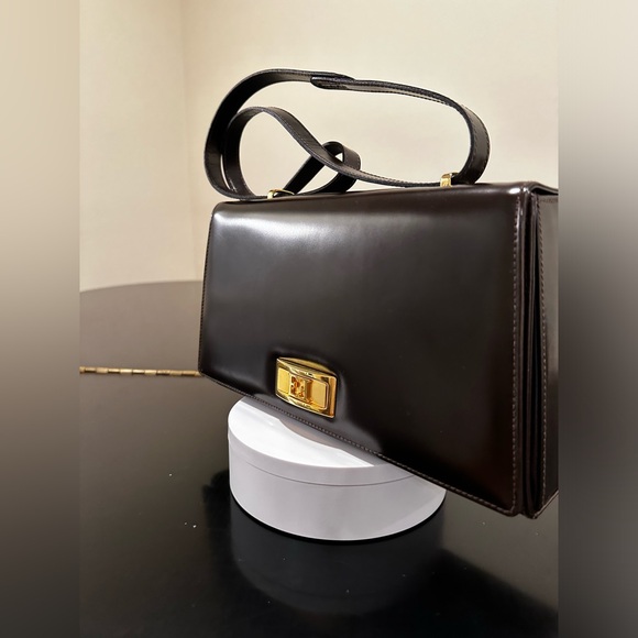 Vintage Authentic Rare Minimalist luxury ESCADA bag - Picture 8 of 17